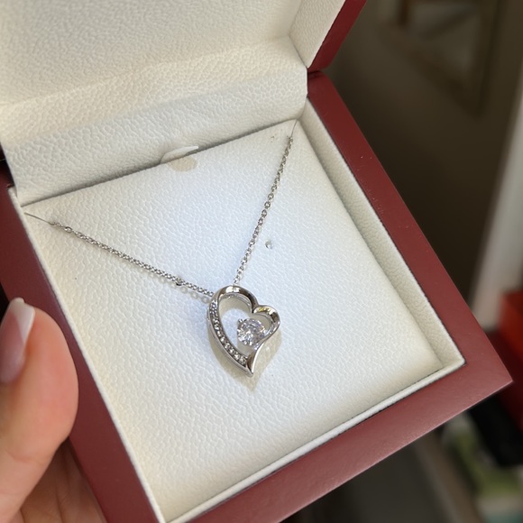 Diamond in a heart white gold plated necklace - Picture 3 of 6